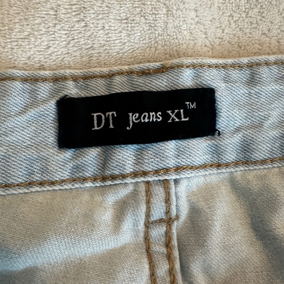 Shorts - Picture 1 of 5